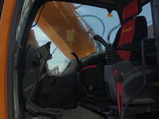 Gebruikte Hyundai 220LC-9S graafmachine met een emmercapaciteit van 1,22 m3 en een lage werktijd