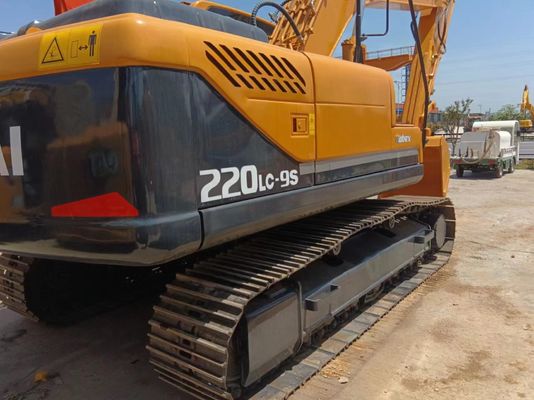 Gebruikte Hyundai 220LC-9S graafmachine met een emmercapaciteit van 1,22 m3 en een lage werktijd