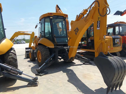 Gebruikte JCB 3CX-lader effectief en goedkoop voor bouwmaterialenwinkels
