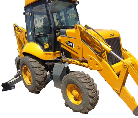 Gebruikte JCB 3CX-lader in goede staat met een nominale lading van 6 ton en jaar 2016