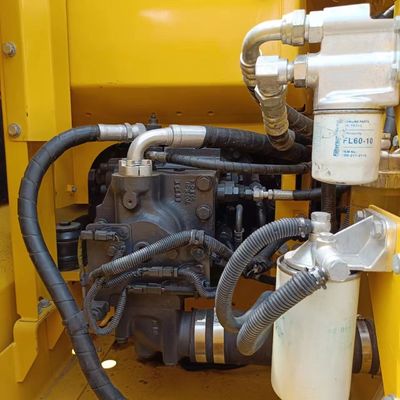 Grote tweedehands 13ton Komatsu PC130 graafmachine met originele hydraulische cilinder