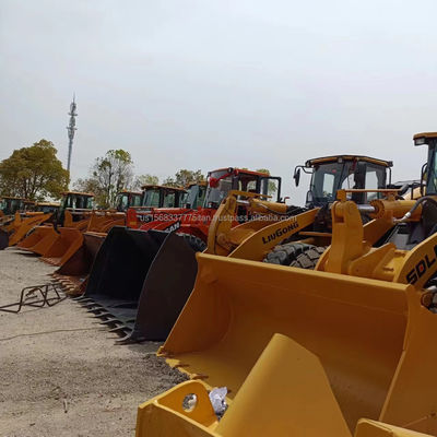 Komatsu WA 380 Gebruikte laadmachine in bouwmaterialenwinkels met uitstekende prestaties