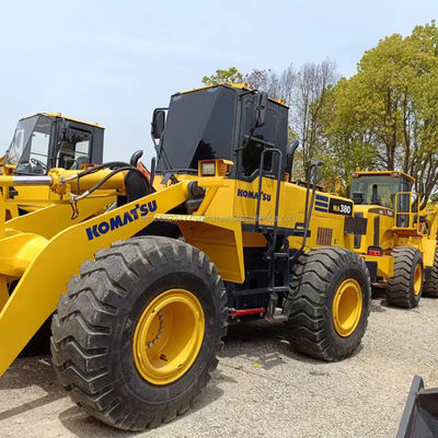 Komatsu WA 380 Gebruikte laadmachine in bouwmaterialenwinkels met uitstekende prestaties