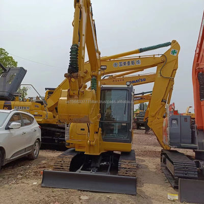Komatsu PC56-7 Gebruikte graafmachine met 0-2000 werkuren en originele hydraulische klep