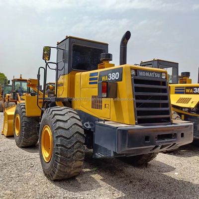 Tweedehands Komatsu WA 380 Gebruikte laadmachine met lage werktijden en uitstekende prestaties