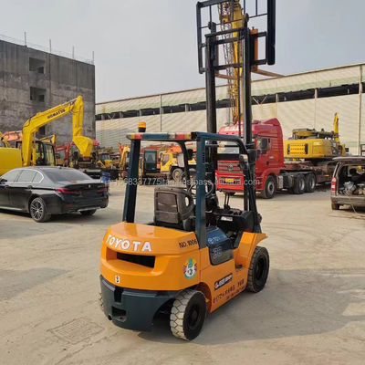 Toyota 4,5 ton FD45 vorklift met originele hydraulische cilinder en 0-2000 werkuren