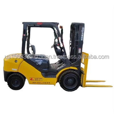 Korte werktijden Gebruikte Komatsu vorklift 3 ton met originele hydraulische klep in Japan