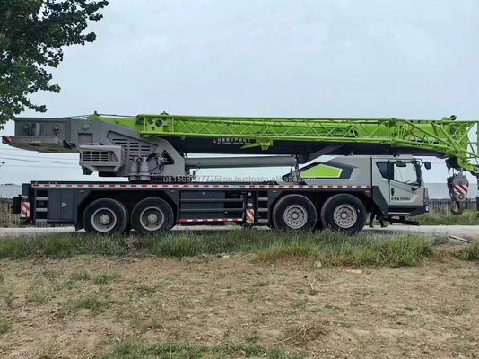 Gebruikte Zoomlion 90 ton kraan met max. hefhoogte van 4,5m en uitstekende prestaties