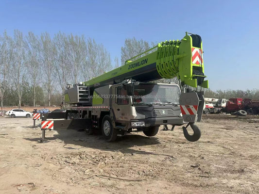Gebruikte Zoomlion 90 ton kraan met max. hefhoogte van 4,5m en uitstekende prestaties