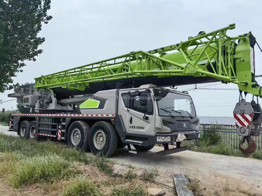 Gebruikte Zoomlion 90 ton kraan met max. hefhoogte van 4,5m en uitstekende prestaties