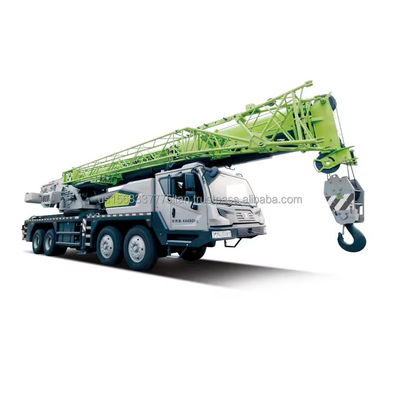 Gebruikte bouwmachine ZOOMLION 80 ton kraan met max. hefhoogte van 4,5 m