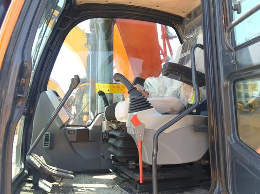 Gebruikte Doosan DX300 graafmachine met een emmercapaciteit van 1,5 m3 en een machinegewicht van 30000 kg