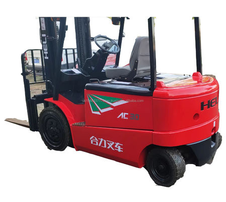 Elektrische vorkheftruck met een laadvermogen van 2 ton en een dubbele drievoudige mast