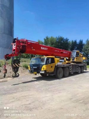 Gebruikte SANY 80 ton kraan met een nominale laadcapaciteit van 80 ton en andere hydraulische pomp