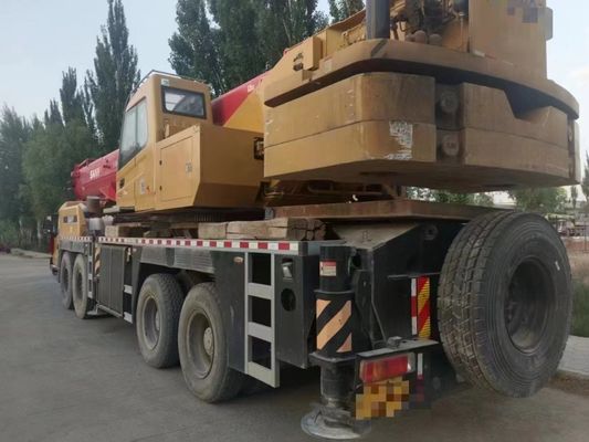 Gebruikte SANY 80 ton kraan met een nominale laadcapaciteit van 80 ton en andere hydraulische pomp