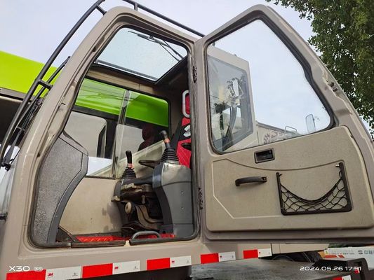 30 ton gebruikte zoomlion kraan met uitstekende prestaties en max. hefhoogte van 4,5m