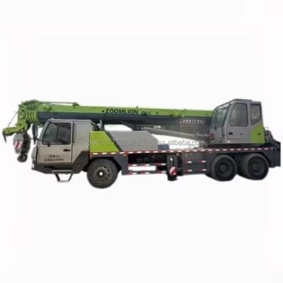 Grote gebruikte Zoomlion 25ton kraan met 1000-1500 werkuren en andere hydraulische pomp