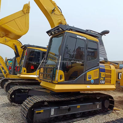Shanghai goede gebruikte graafmachine Komatsu PC130 met 13000 KG gewicht en 48 kw vermogen