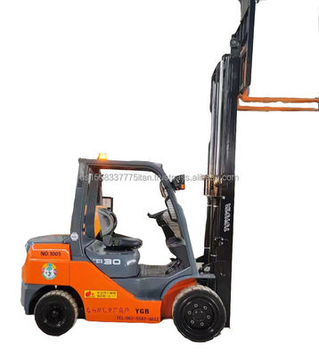 Vorkheftruck TOYOTA 8F30 voor verkoop en redelijk gebruikte dieselforkheftruck 1000MM Vorklengte