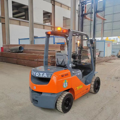 Vorkheftruck TOYOTA 8F30 voor verkoop en redelijk gebruikte dieselforkheftruck 1000MM Vorklengte