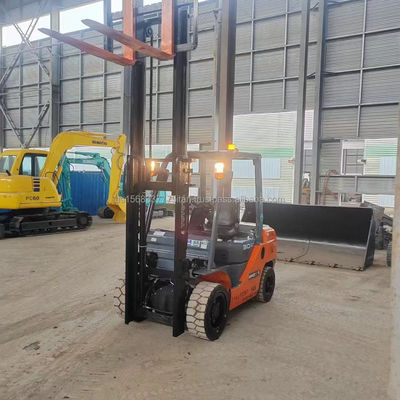 Vorkheftruck TOYOTA 8F30 voor verkoop en redelijk gebruikte dieselforkheftruck 1000MM Vorklengte