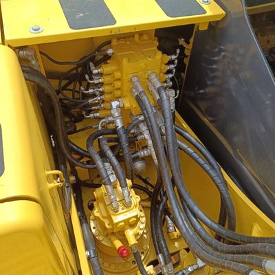 Gebruikte Komatsu PC130 graafmachine met originele hydraulische klep