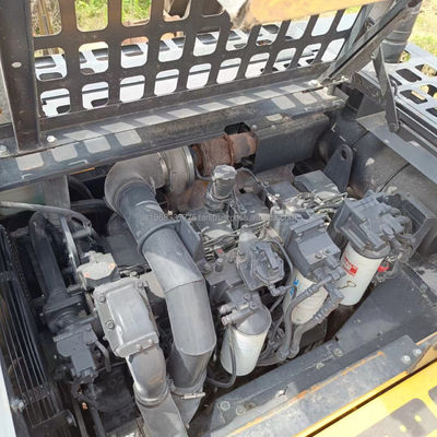 Gebruikte Komatsu PC450-7 graafmachine met een emmercapaciteit van 2M3 en originele hydraulische klep