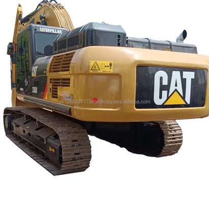 Grote bouwmachine Cat 336D met een capaciteit van 2,27 m3 en een vermogen van 324 kW