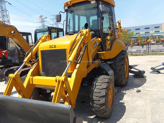 Traktorlader JCB 3CX in goede staat voor bouwmaterialenwinkels