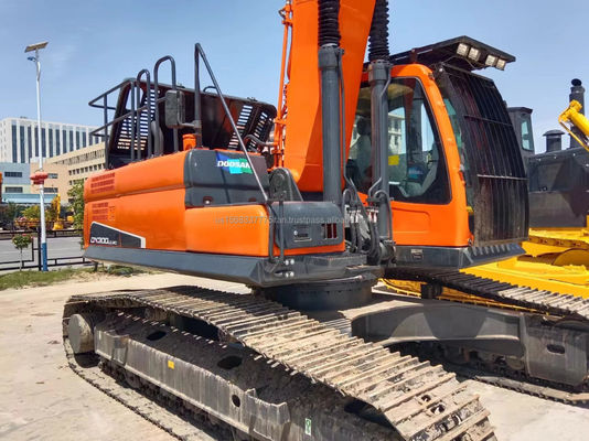 30 ton gebruikte DOOSAN DX300 graafmachine met goed rendement en originele hydraulische cilinder