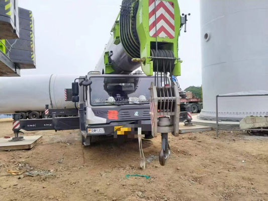 Gebruikte Zoomlion 200 ton kraan met uitstekende prestaties en max. hefbelasting 4.5