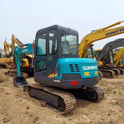 Gebruikte Caterpillar motor en Hyundai componenten op Sunward SWE60E 6 ton mini graafmachine