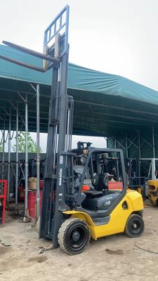 Goede staat 3000 kg gewicht elektrische vorklift Komatsu 3 ton van AC motor aangedreven